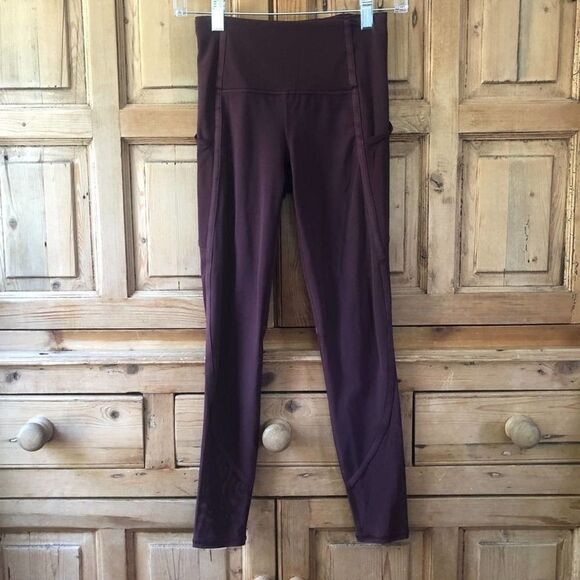 Athleta XXS Wine Colored Vitality Stash Pocket 7/8 Leggings - Picture 1 of 10